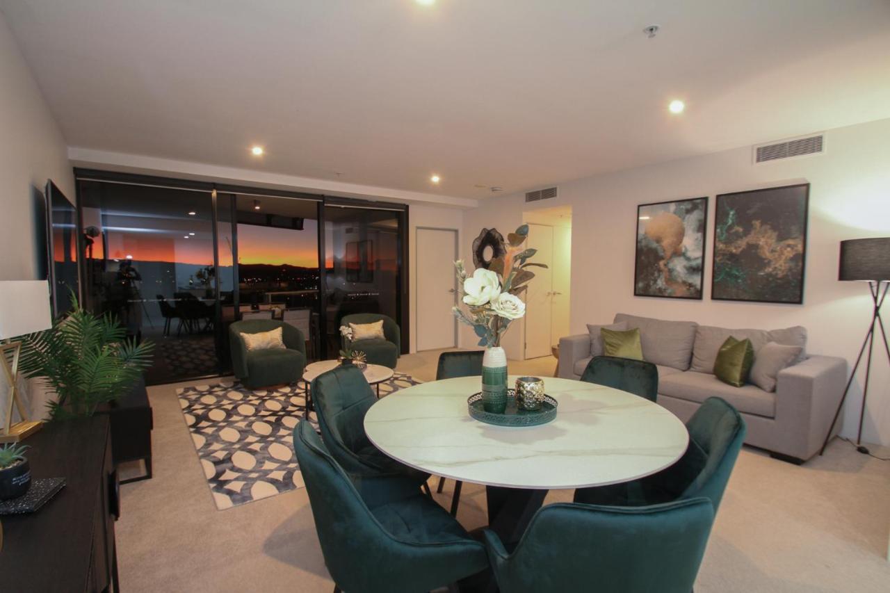Circle On Cavill Free Parking Apartment โกลด์โคสต์ ภายนอก รูปภาพ