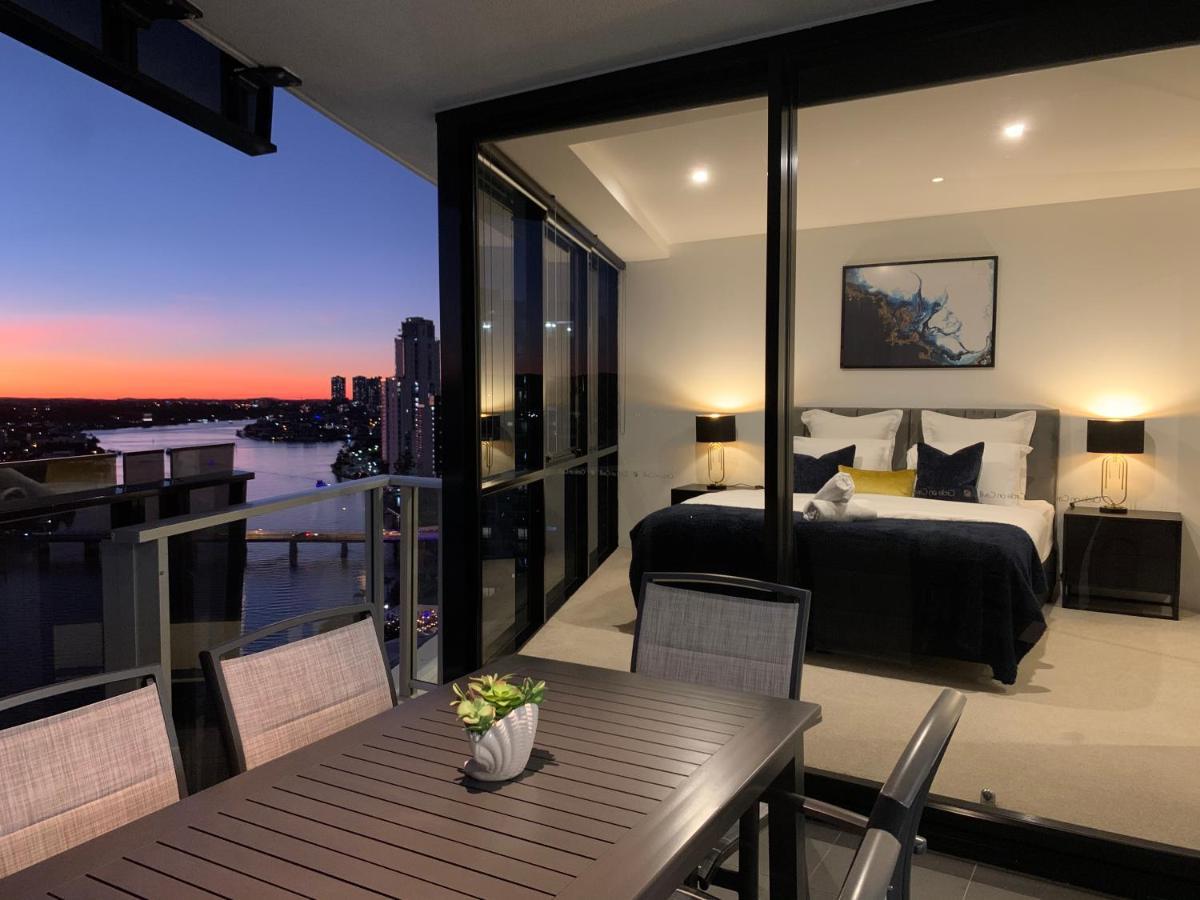 Circle On Cavill Free Parking Apartment โกลด์โคสต์ ภายนอก รูปภาพ