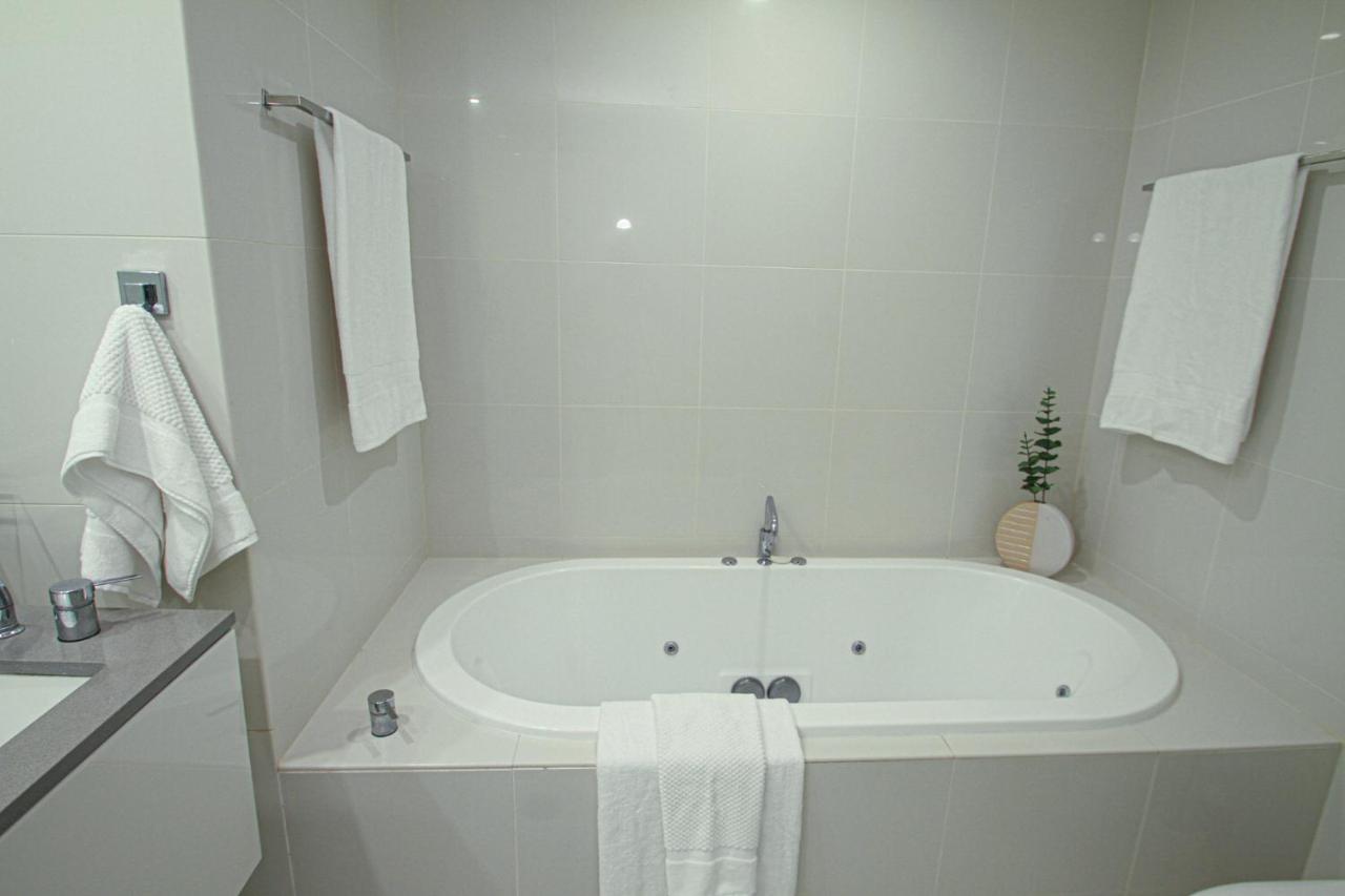 Circle On Cavill Free Parking Apartment โกลด์โคสต์ ภายนอก รูปภาพ