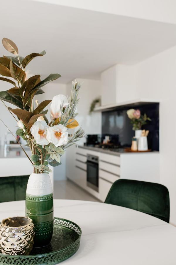 Circle On Cavill Free Parking Apartment โกลด์โคสต์ ภายนอก รูปภาพ