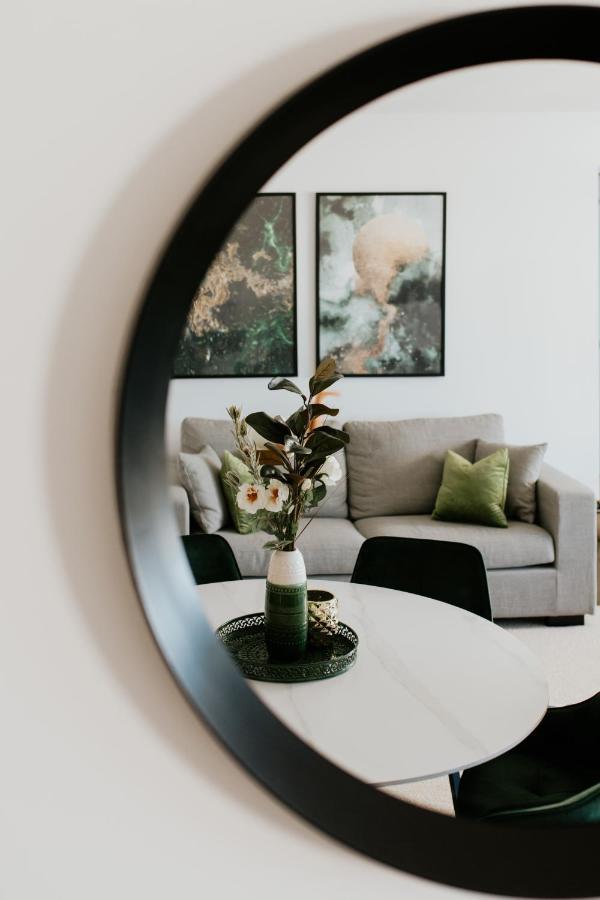 Circle On Cavill Free Parking Apartment โกลด์โคสต์ ภายนอก รูปภาพ