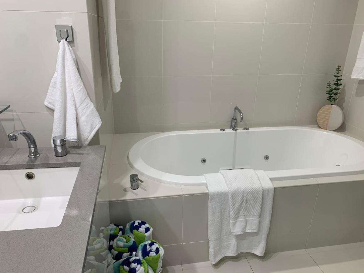 Circle On Cavill Free Parking Apartment โกลด์โคสต์ ภายนอก รูปภาพ