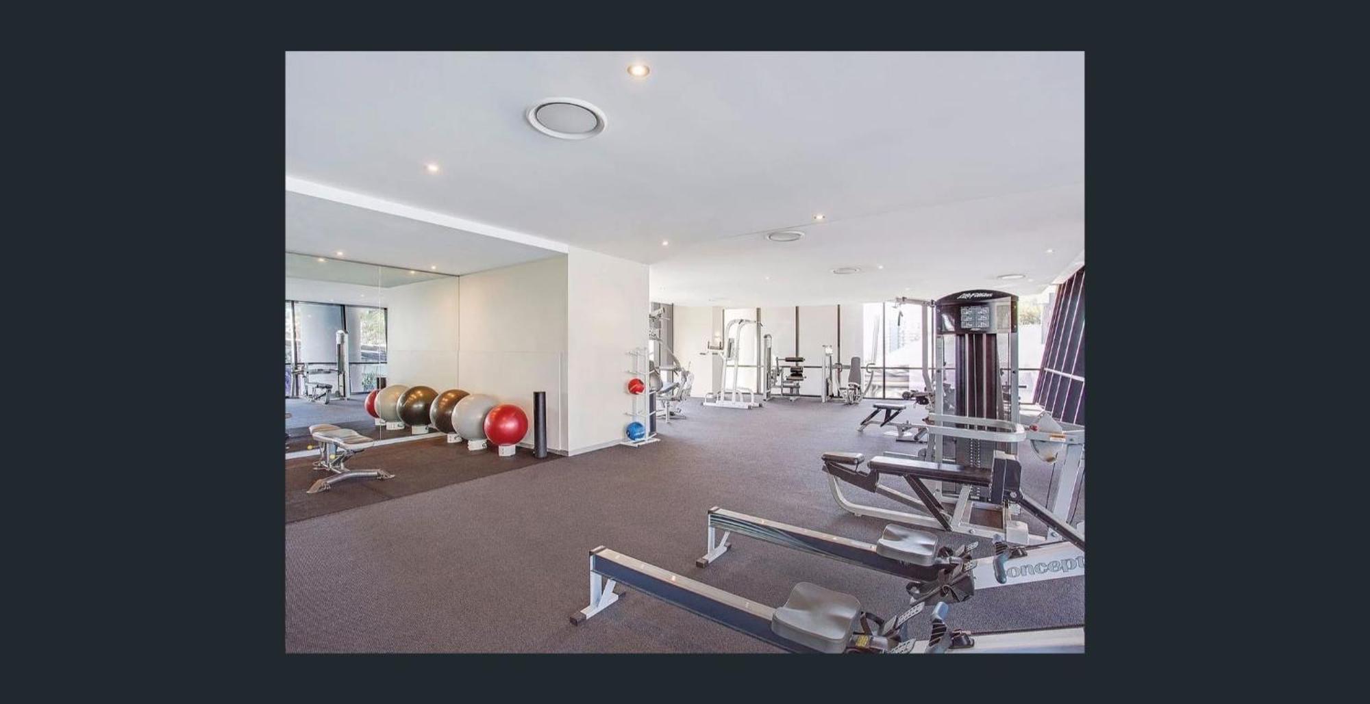 Circle On Cavill Free Parking Apartment โกลด์โคสต์ ภายนอก รูปภาพ